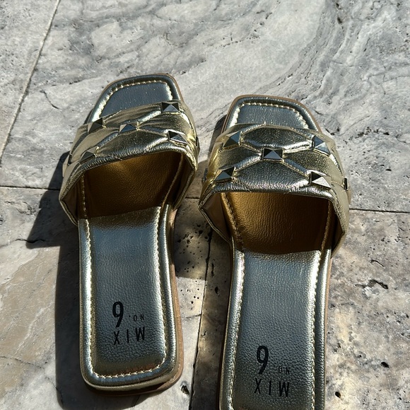 Mix no 6 gold mules - Picture 2 of 3